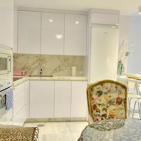 Calle Betis Apartment *